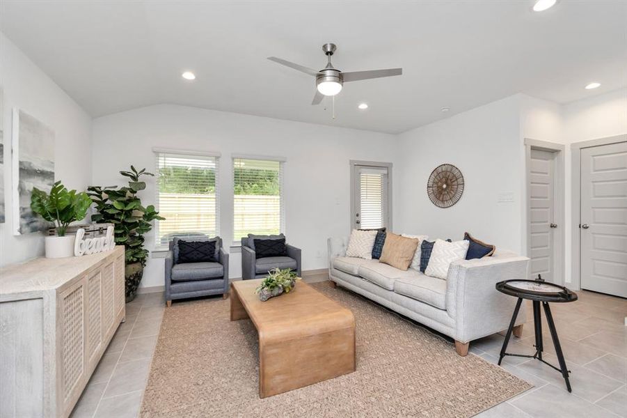 Image 4 of a home in Post Oak Pointe.