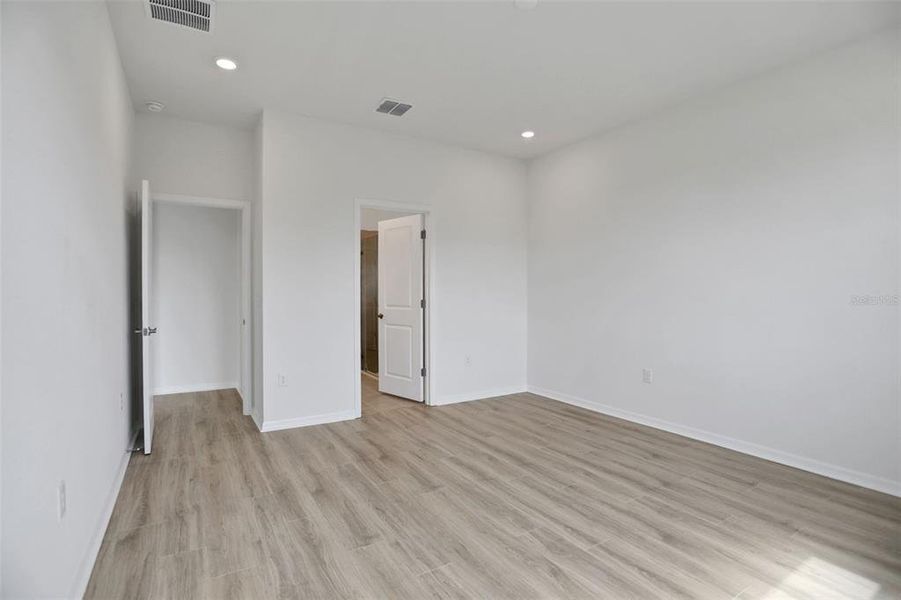 Spacious, unfurnished interior of a new home in Seaire, Parrish (Image 14).