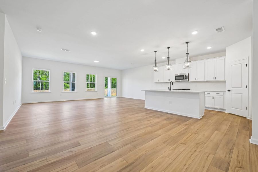 Representative images and renderings are for illustrative purposes. Actual structural options and design finishes of home may vary. Representative images and renderings are for illustrative purposes. Actual structural options and design finishes of home may vary.