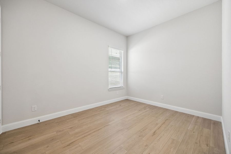 Spacious, unfurnished interior of a new home in Mayfield Farms, Arlington (Image 29).