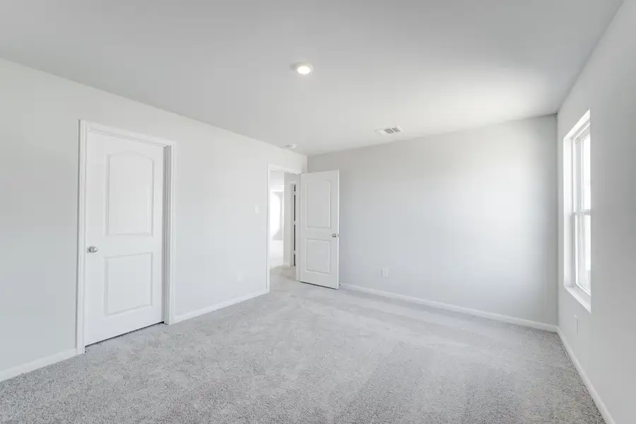 Spacious, unfurnished interior of a new home in Walnut Hills, La Grange (Image 23). Spacious, unfurnished interior of a new home in Walnut Hills, La Grange (Image 23).