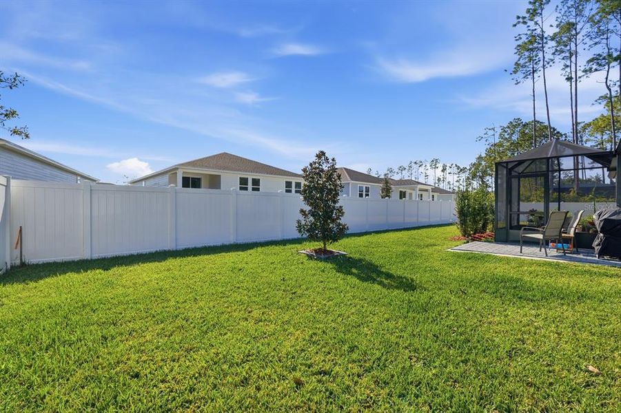 Exterior details and patio area of a home in Palm Coast Homesites, Palm Coast (Image 28).