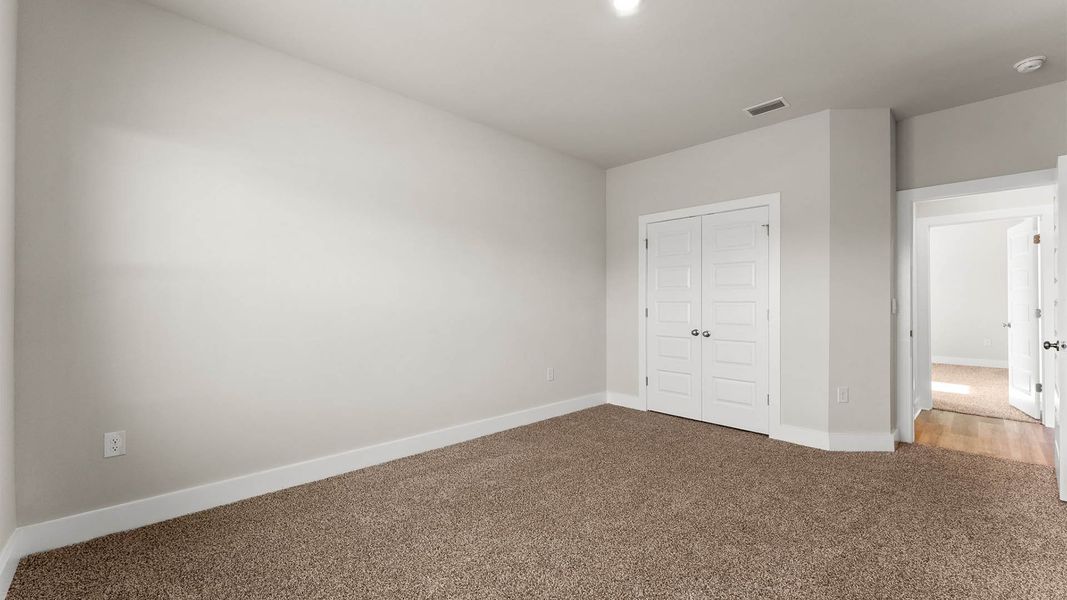 Spacious, unfurnished interior of a new home in Liberty, Panama City (Image 32).