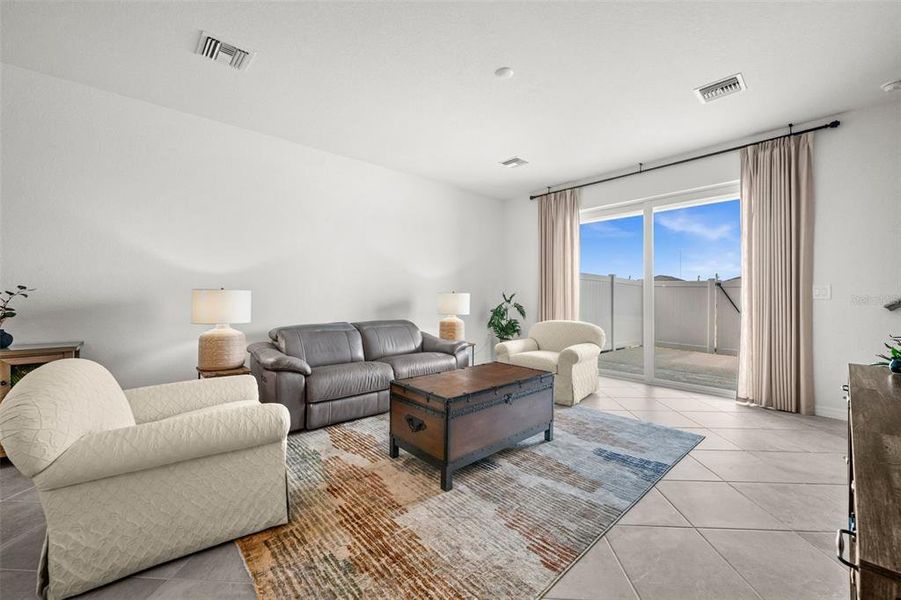 Furnished interior view inside a new home in Tuckers Cove, Punta Gorda (Image 20). Furnished interior view inside a new home in Tuckers Cove, Punta Gorda (Image 20).