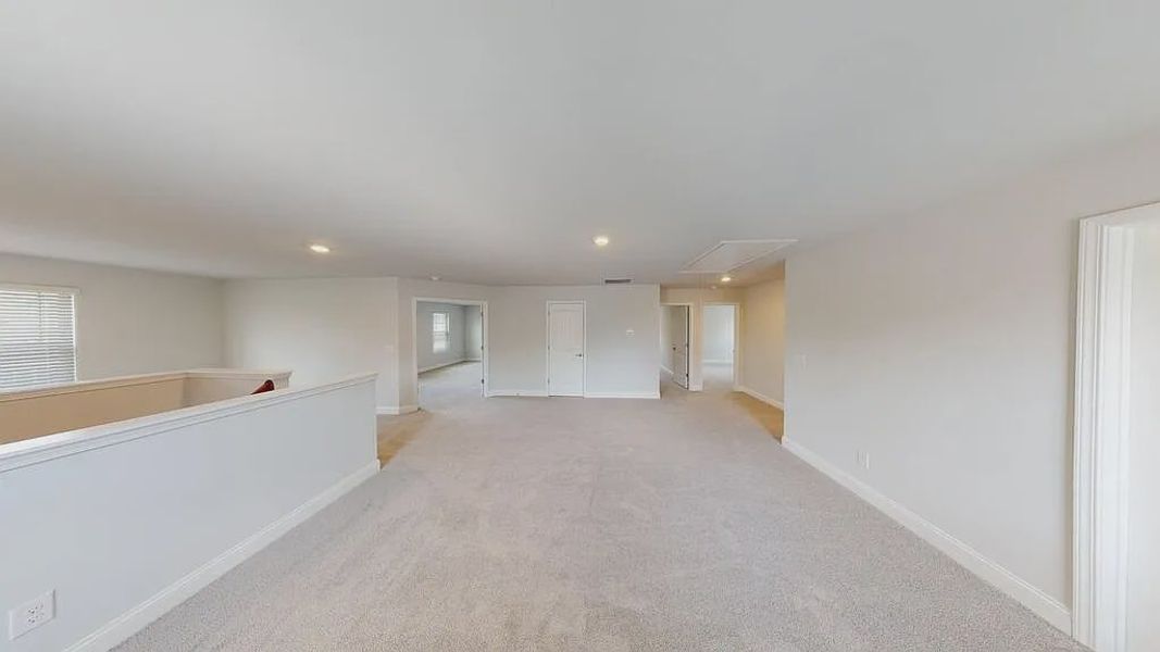 Spacious, unfurnished interior of a new home in Mirror Lake at South Harbour, Villa Rica (Image 9).