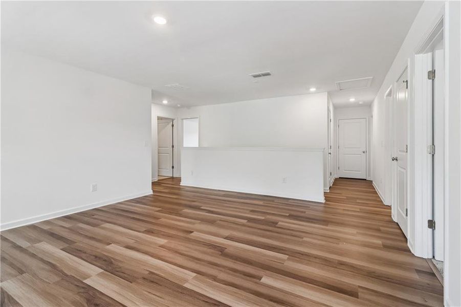 Spacious, unfurnished interior of a new home in , Gainesville (Image 23).