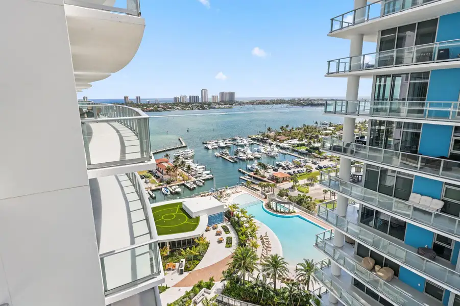 220 Lake Shore Drive - 40.jpg-FULL