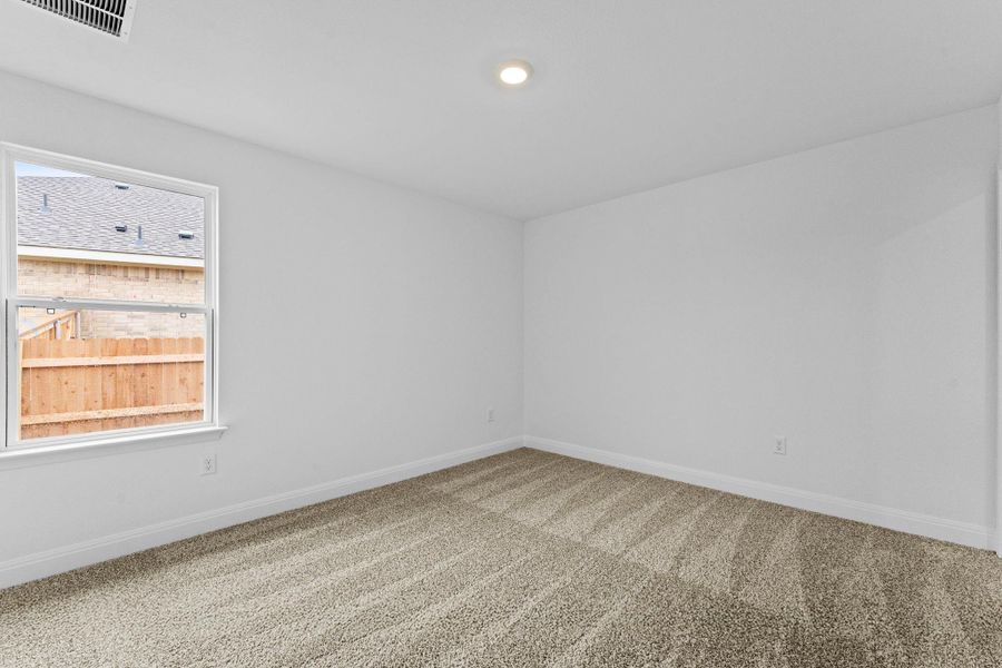 Spacious, unfurnished interior of a new home in Riverview, Georgetown (Image 13).