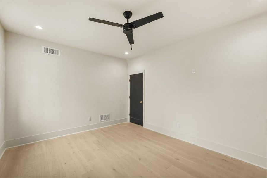 Spacious, unfurnished interior of a new home in , Atlanta (Image 19). Spacious, unfurnished interior of a new home in , Atlanta (Image 19).