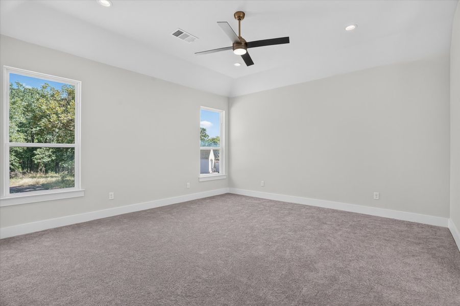 Spacious, unfurnished interior of a new home in Cartwright Ranch, Weatherford (Image 28). Spacious, unfurnished interior of a new home in Cartwright Ranch, Weatherford (Image 28).