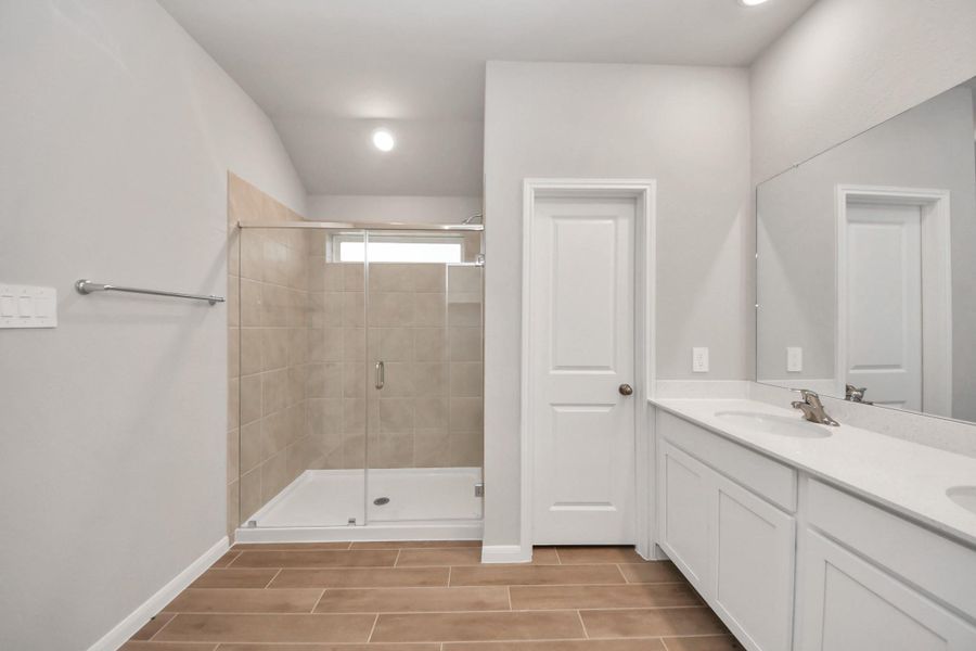 Furnished interior view inside a new home in Montgomery Ridge: Landmark Collection, Montgomery (Image 16). Furnished interior view inside a new home in Montgomery Ridge: Landmark Collection, Montgomery (Image 16).