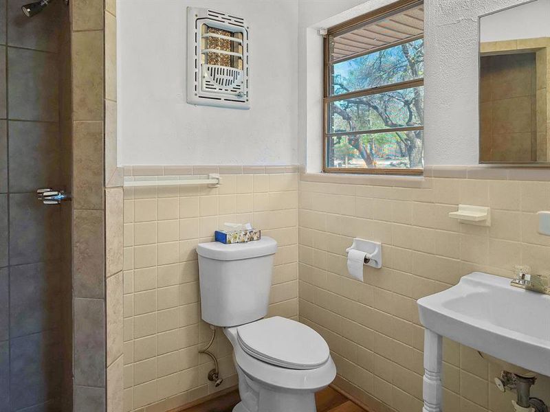 Primary bach with tile shower Primary bach with tile shower