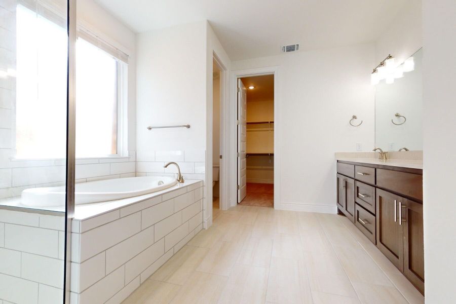 Owner's Bathroom Owner's Bathroom