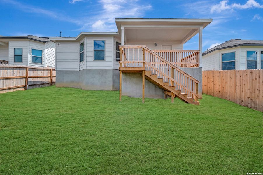 Exterior details and patio area of a home in Mesquite Ridge, San Antonio (Image 3).