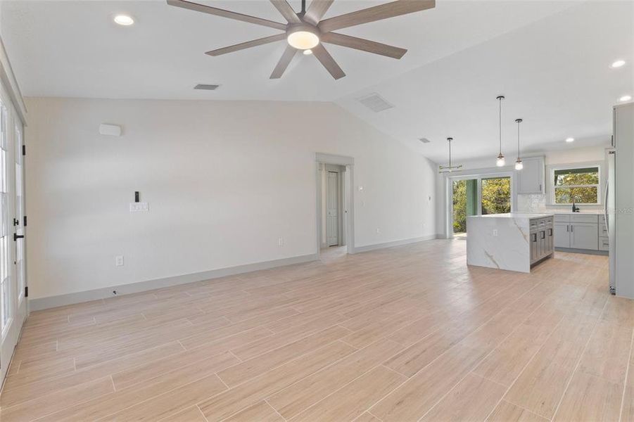 Spacious, unfurnished interior of a new home in , Port Charlotte (Image 15).