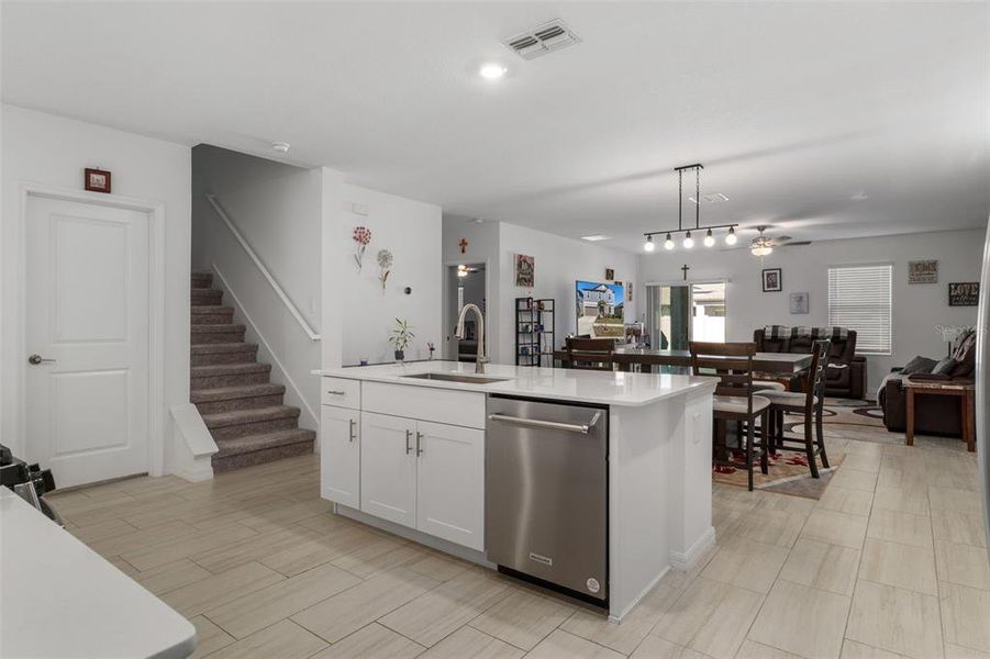 Furnished interior view inside a new home in , Land O' Lakes (Image 14).
