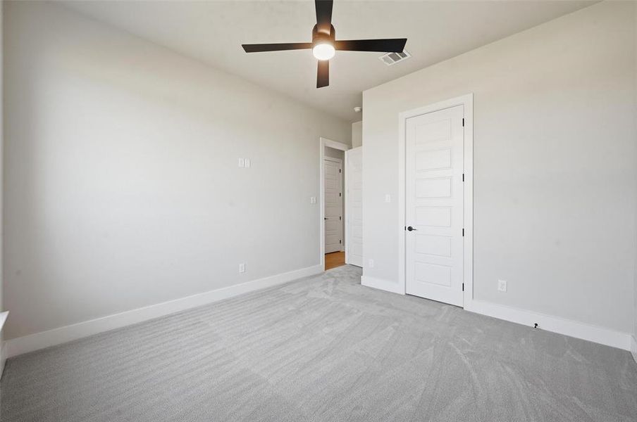 Spacious, unfurnished interior of a new home in Aledo Heights - Aledo ISD, Annetta South (Image 37).