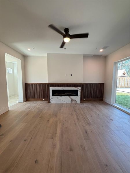 Gas fireplace Gas fireplace