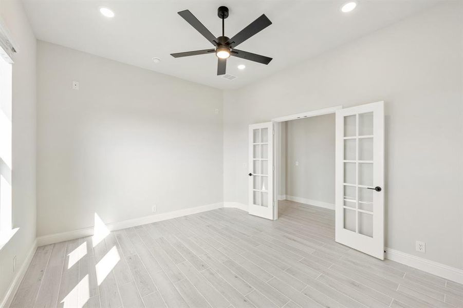 Spacious, unfurnished interior of a new home in Mockingbird Hills, Joshua (Image 26).