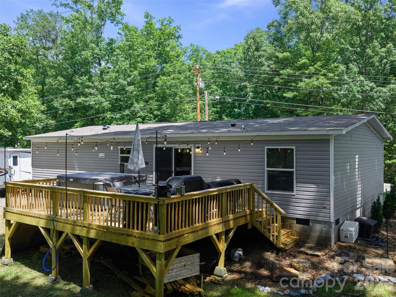 Exterior details and patio area of a home in , Marion (Image 21).