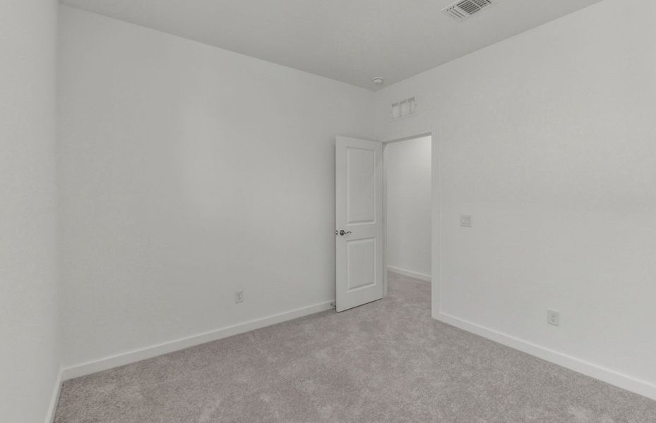 Spacious, unfurnished interior of a new home in Crosswinds, Kyle (Image 34).