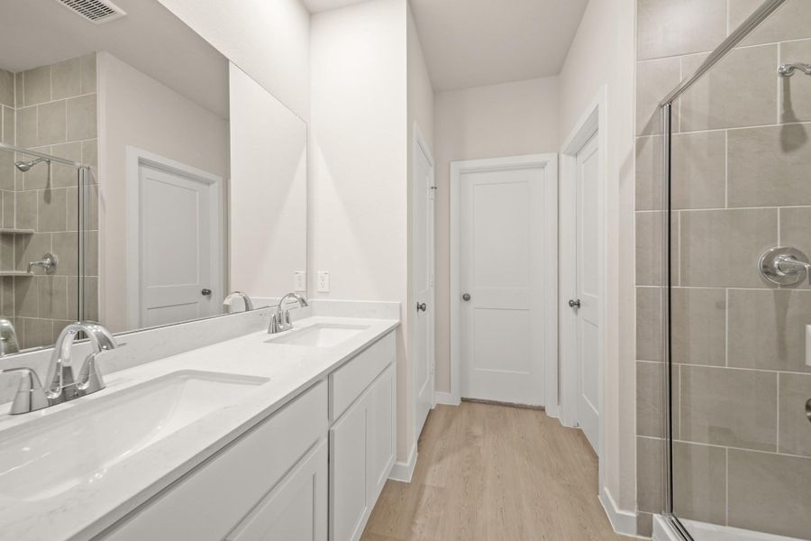 Furnished interior view inside a new home in Lago Mar, Texas City (Image 12).