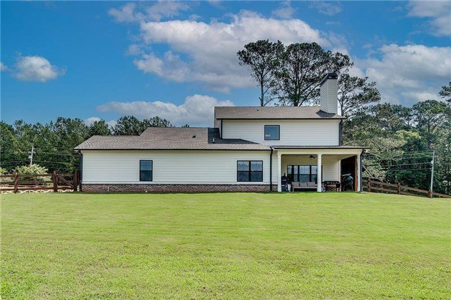 Exterior details and patio area of a home in Alcovy Station, Covington (Image 3).