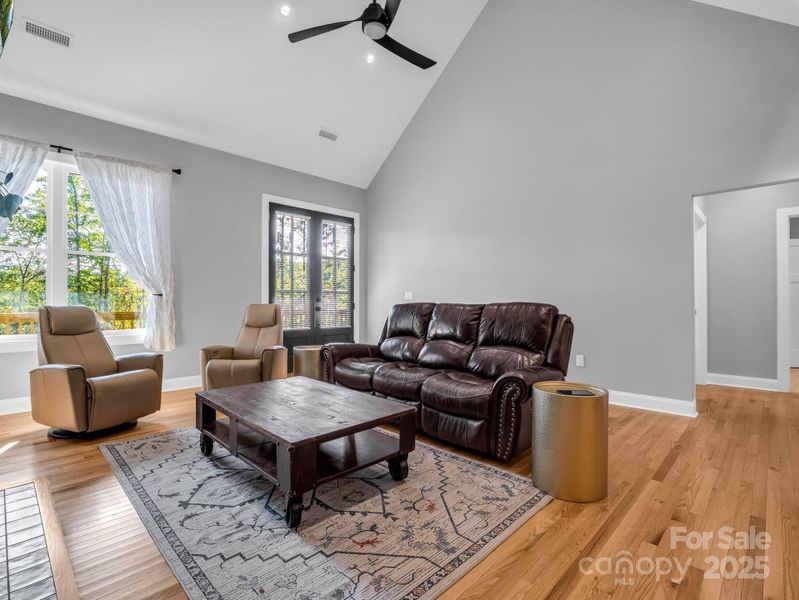 Furnished interior view inside a new home in , Columbus (Image 7).