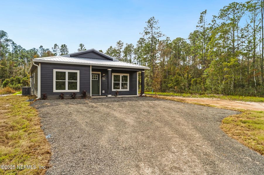 Exterior details and patio area of a home in , Hastings (Image 3).