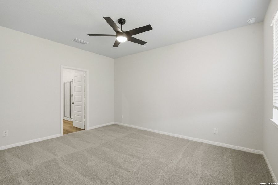 Spacious, unfurnished interior of a new home in Timber Creek, San Antonio (Image 17). Spacious, unfurnished interior of a new home in Timber Creek, San Antonio (Image 17).