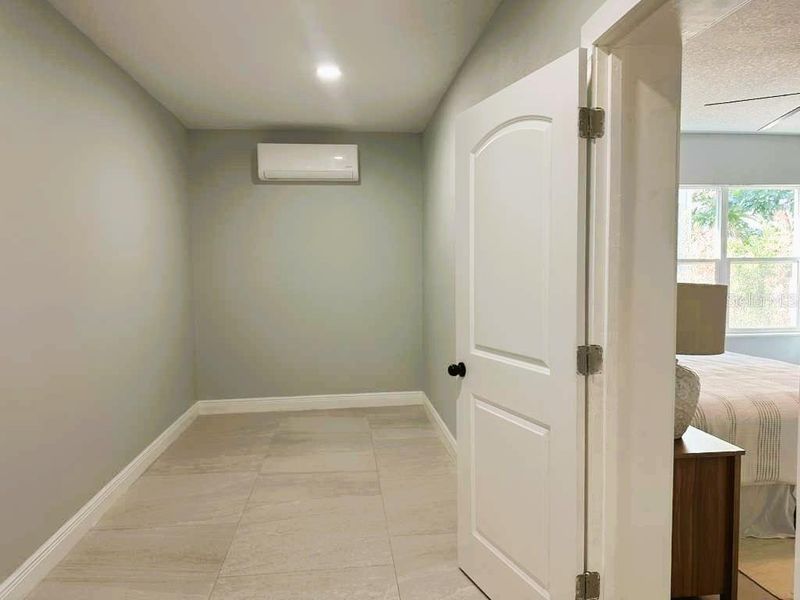 Spacious, unfurnished interior of a new home in , Haines City (Image 23).