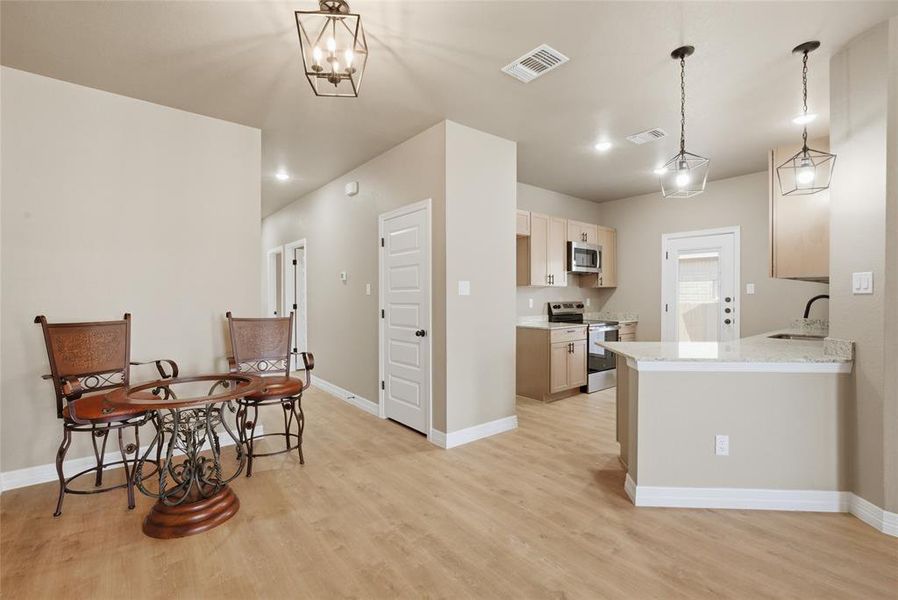 Furnished interior view inside a new home in , Killeen (Image 5).