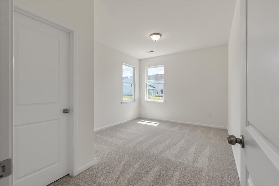 Spacious, unfurnished interior of a new home in Oakley Pointe, Moncks Corner (Image 30).