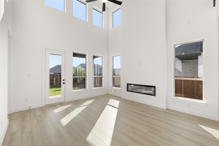 Spacious, unfurnished interior of a new home in The Villages of Hurricane Creek, Anna (Image 16).