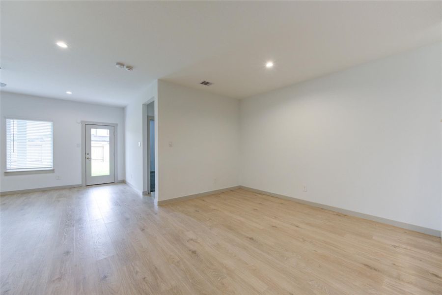 Spacious, unfurnished interior of a new home in , Katy (Image 40).