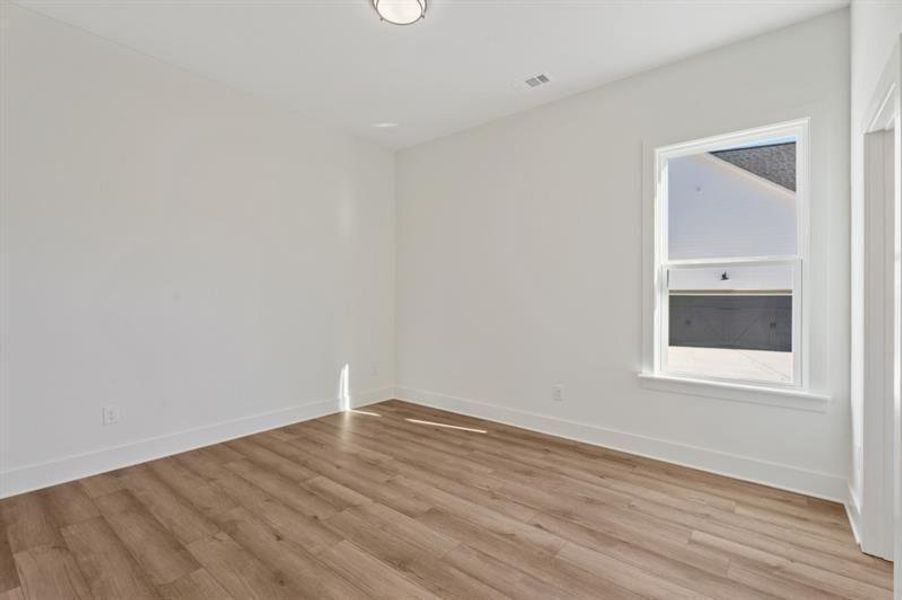 Spacious, unfurnished interior of a new home in , Gainesville (Image 25).