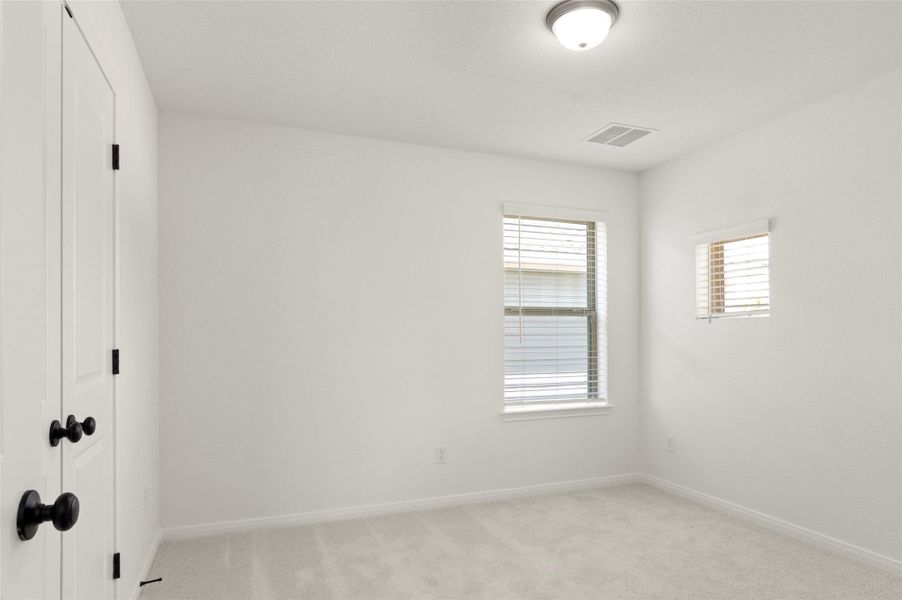 Spacious, unfurnished interior of a new home in Blanco Vista, San Marcos (Image 19). Spacious, unfurnished interior of a new home in Blanco Vista, San Marcos (Image 19).