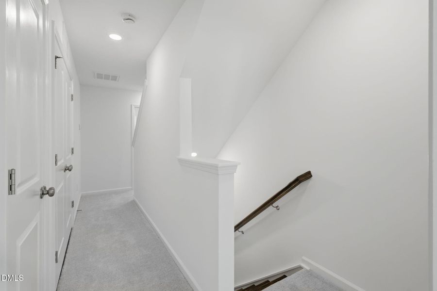 SUN_ElmGrove_Pic_Jackson_QMI_24_Hall_1of