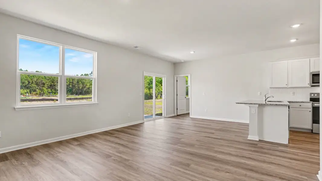 Spacious, unfurnished interior of a new home in Maple Grove, Conway (Image 7).