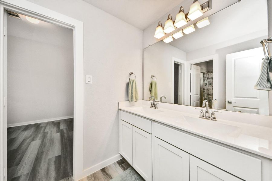 Furnished interior view inside a new home in Elm Estates, Angleton (Image 9).