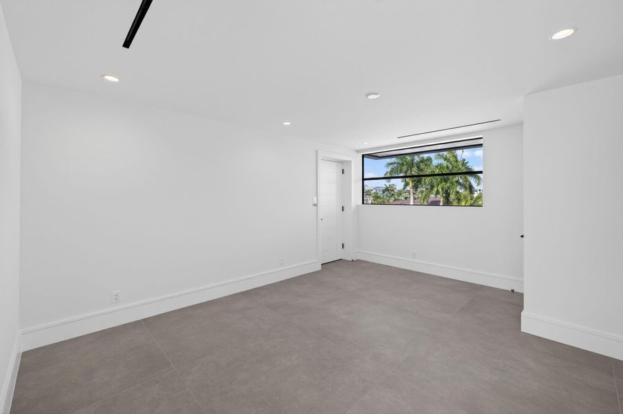 Spacious, unfurnished interior of a new home in , Fort Lauderdale (Image 19). Spacious, unfurnished interior of a new home in , Fort Lauderdale (Image 19).
