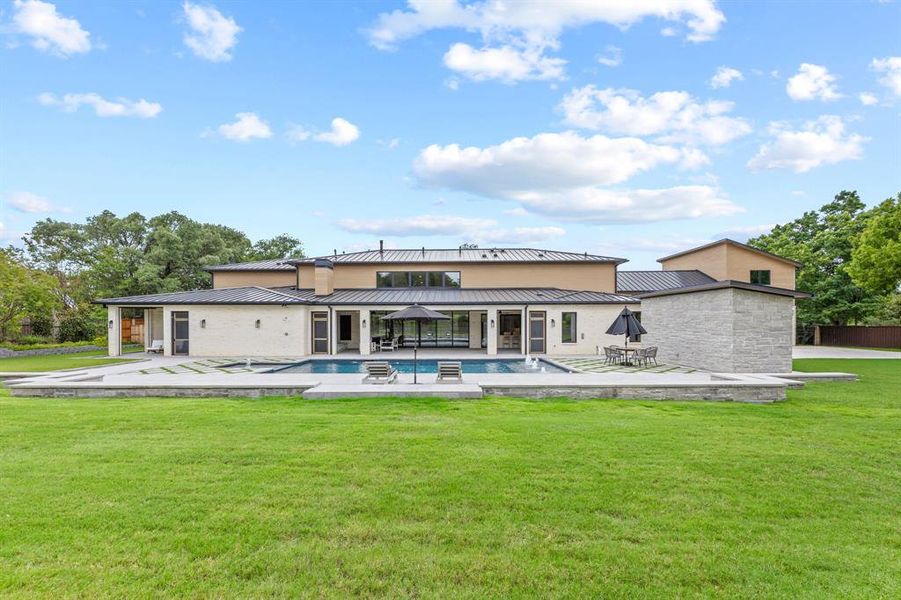Front exterior of a new home in , Dallas, TX, highlighting curb appeal (Image 20). Front exterior of a new home in , Dallas, TX, highlighting curb appeal (Image 20).