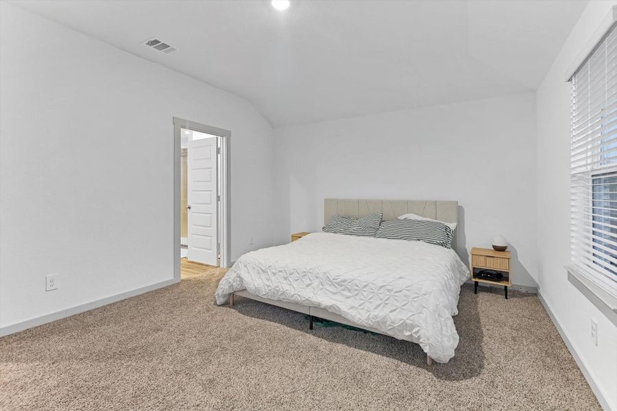 Furnished interior view inside a new home in , Baytown (Image 30).