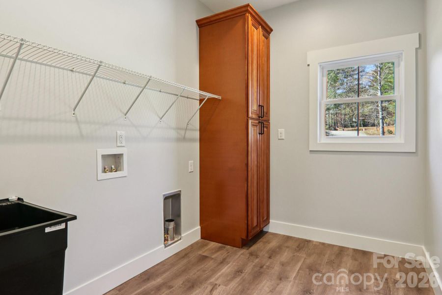 Spacious, unfurnished interior of a new home in , Hendersonville (Image 26).