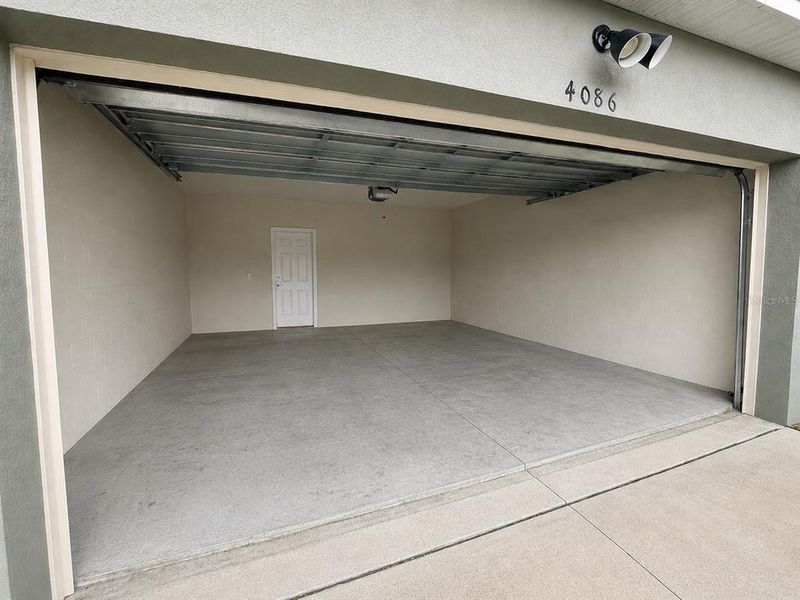 Exterior details and patio area of a home in Winding Meadows, Apopka (Image 28).