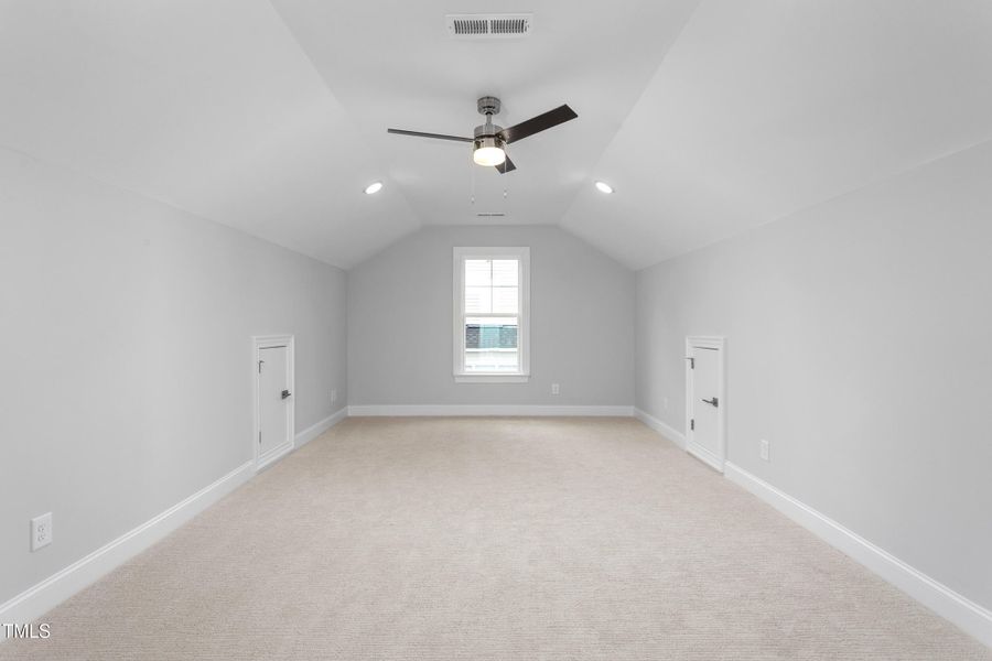 1246 Jamestowne Drive-31