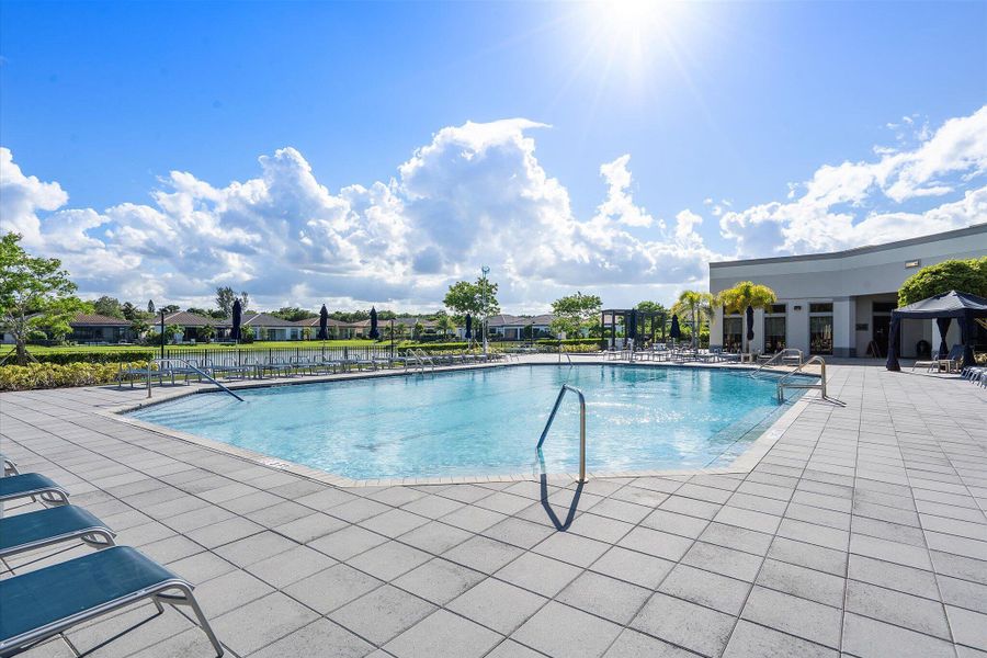 51-8318 W Blue Spring Dr_051