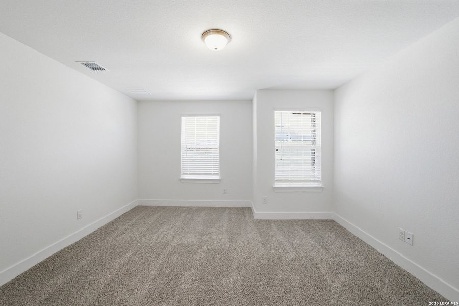 Spacious, unfurnished interior of a new home in Laurel Vistas, San Antonio (Image 33).