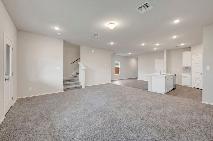 Spacious, unfurnished interior of a new home in Heritage, Dripping Springs (Image 23).