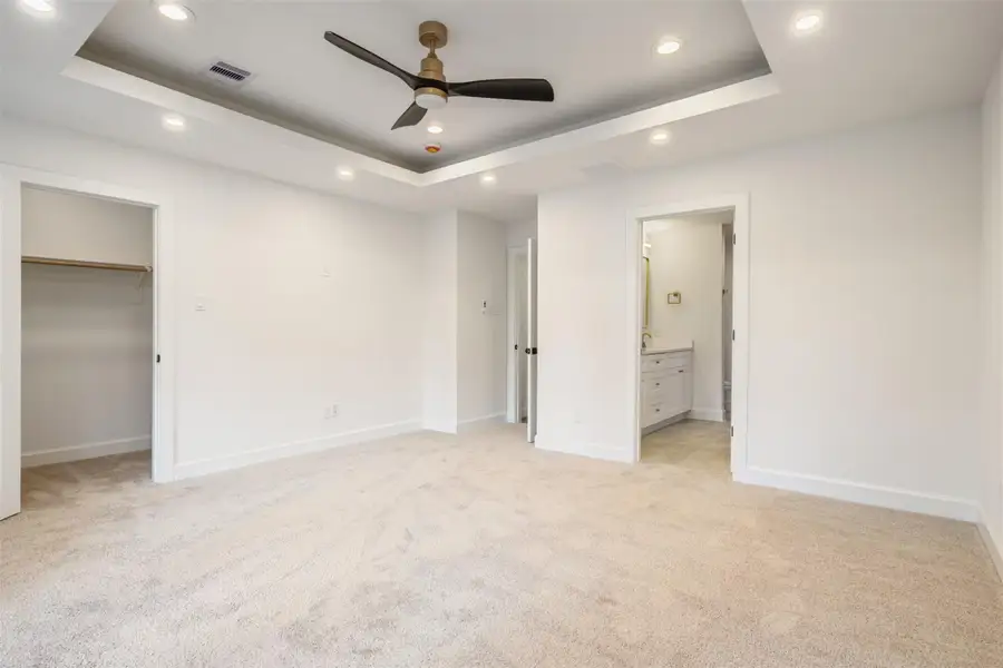 Spacious, unfurnished interior of a new home in , Houston (Image 28). Spacious, unfurnished interior of a new home in , Houston (Image 28).